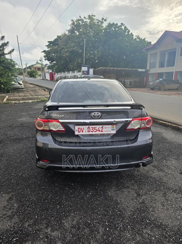 Toyota Corolla 2013 Gray