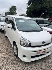Toyota Voxy 2012 White for sale