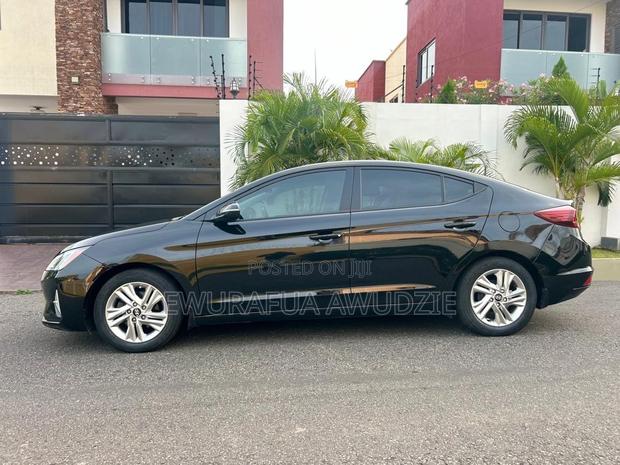 Hyundai Elantra 2019 Black