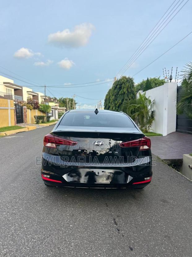 Hyundai Elantra 2019 Black