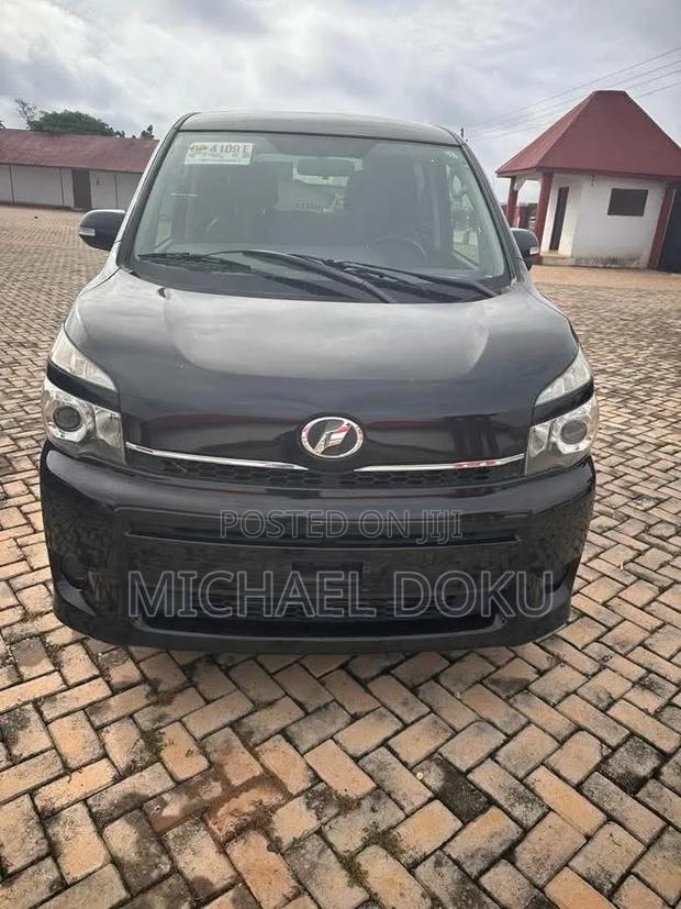 Toyota Voxy 2012 Black