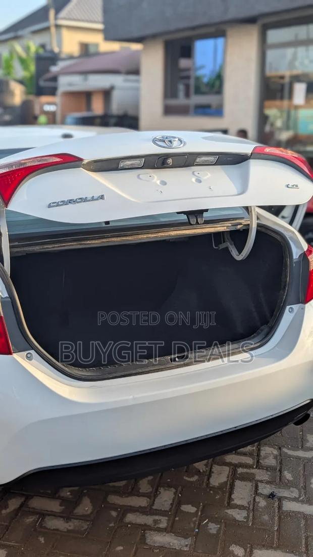 Toyota Corolla 2017 White