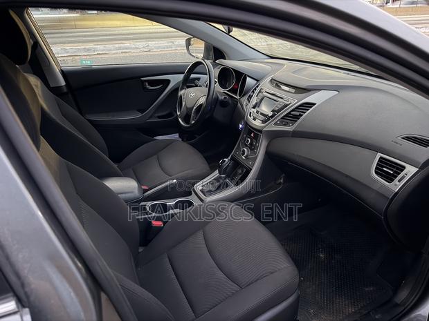 Hyundai Elantra SE Sedan FWD (1.8L 4cyl 6M) 2016 Gray