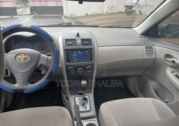 Toyota Corolla 2010 Black