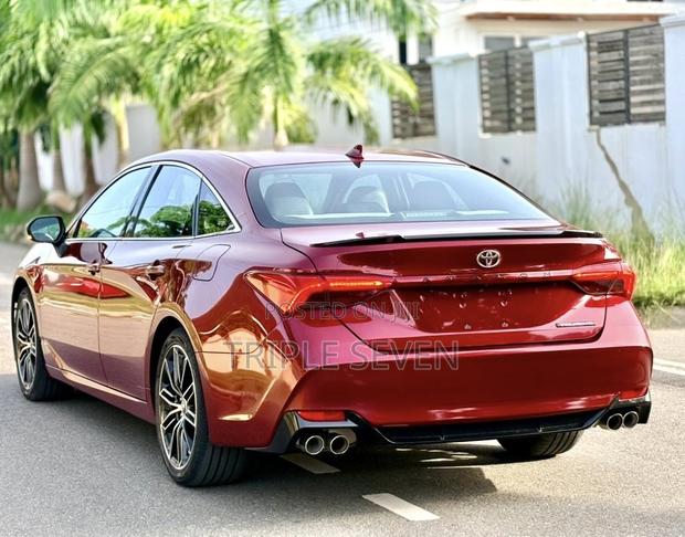 Toyota Avalon Touring FWD Sedan (3.5L V6 8A) 2019 Red