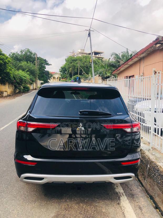 Mitsubishi Outlander SE Launch Edition 2022 Blue
