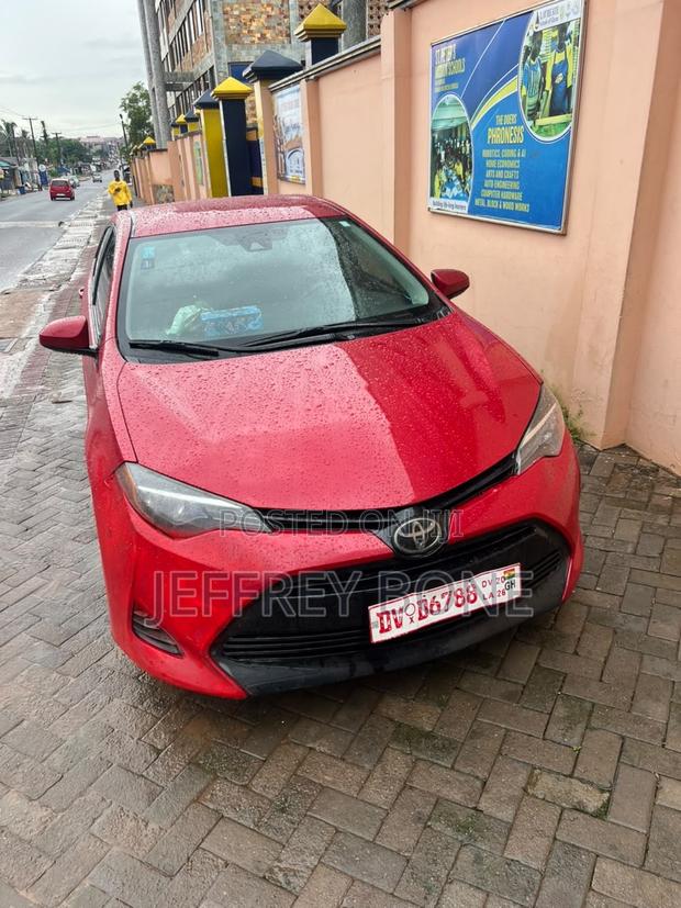 Toyota Corolla LE Eco (1.8L 4cyl 2A) 2019 Red