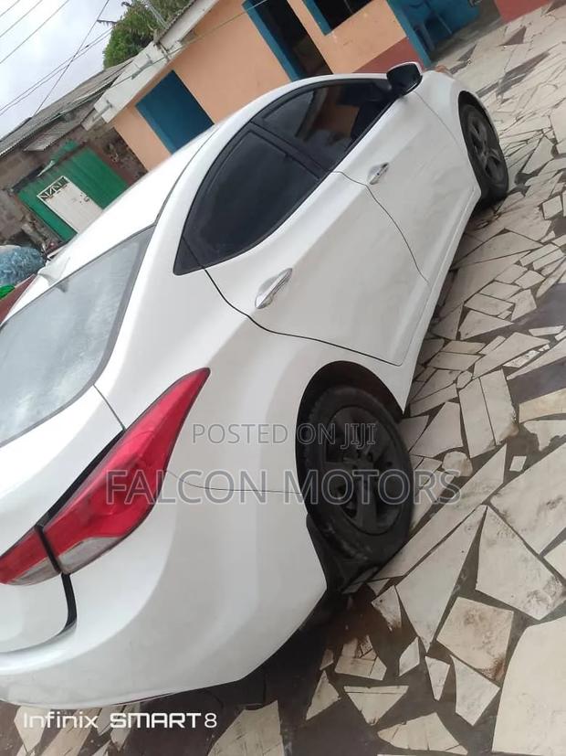 Hyundai Elantra GLS Sedan FWD (1.8L 4cyl 6M) 2013 White