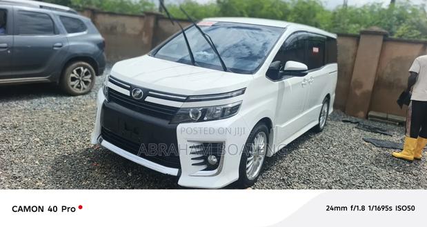 Toyota Voxy 2015 White