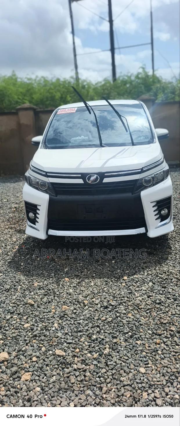 Toyota Voxy 2015 White