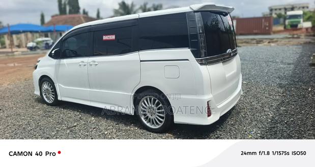Toyota Voxy 2015 White