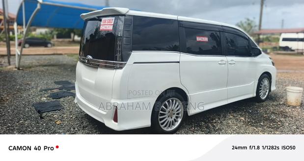 Toyota Voxy 2015 White