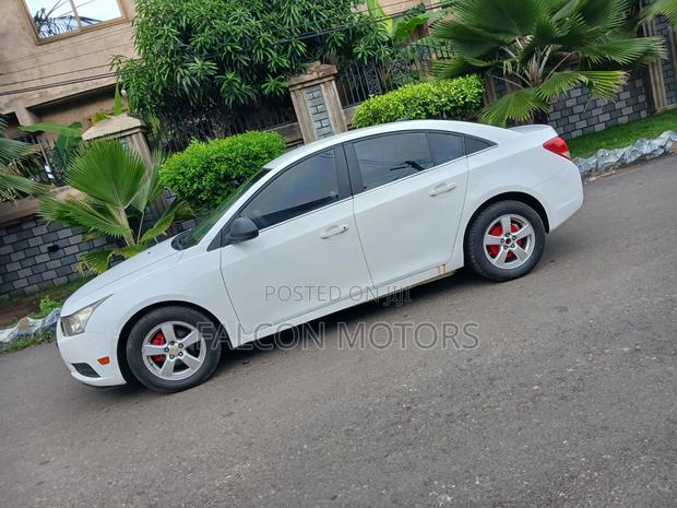 Chevrolet Cruze LS Auto 2013 White
