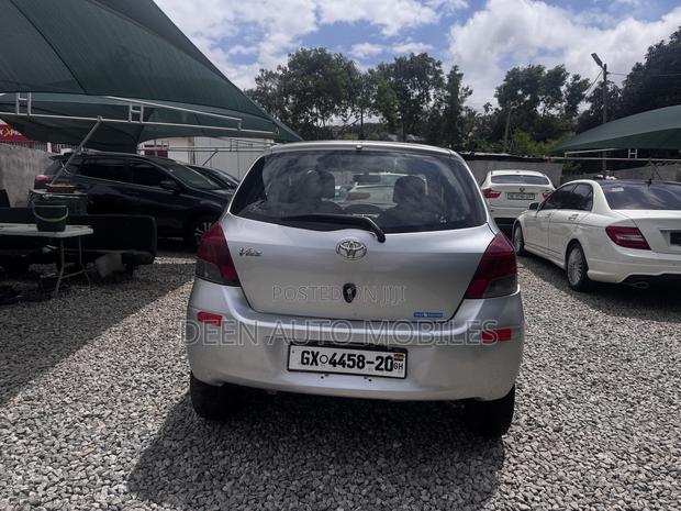 Toyota Vitz 1.0 FWD 3dr 2010