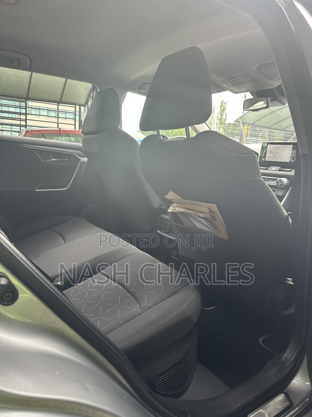 Toyota RAV4 LE 2021 Gray