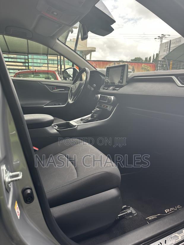 Toyota RAV4 LE 2021 Gray