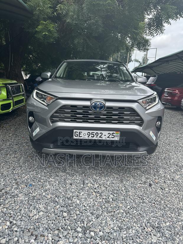 Toyota RAV4 LE 2021 Gray