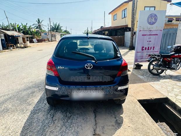 Toyota Vitz 2010 Blue