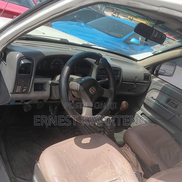 Nissan Hardbody 2014 White