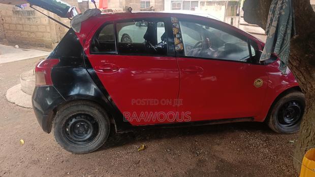 Toyota Vitz 2006 Red