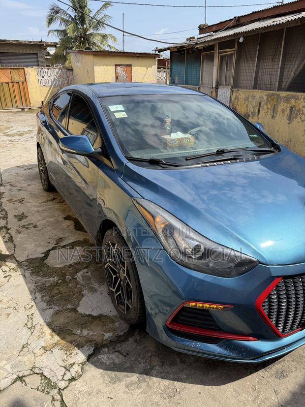 Hyundai Elantra Limited Sedan FWD (1.8L 4cyl 6A) 2013 Blue