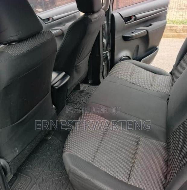 Toyota Hilux 2017 Gray