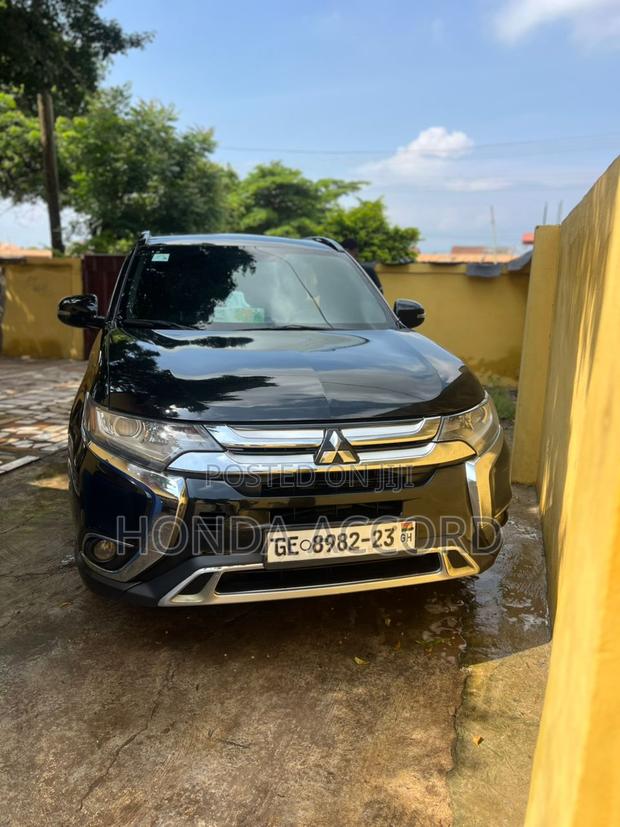 Mitsubishi Outlander SEL FWD 2018 Black