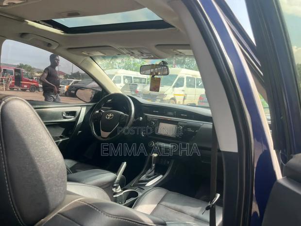 Toyota Corolla 2016 Blue