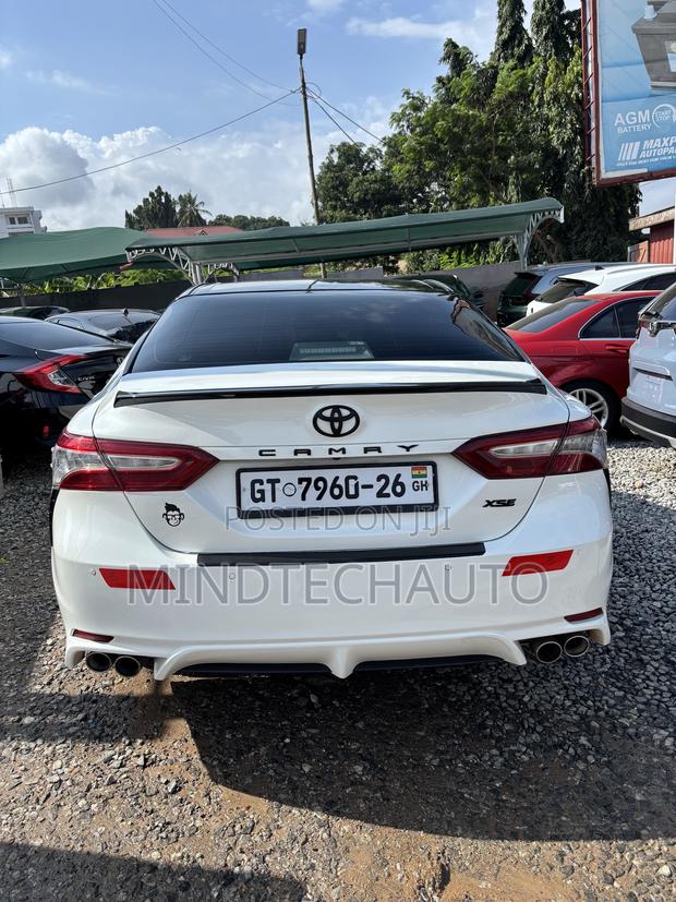 Toyota Camry XSE FWD (2.5L 4cyl 8AM) 2018 White