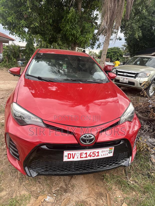 Toyota Corolla SE (1.8L 4cyl 2A) 2018 Red