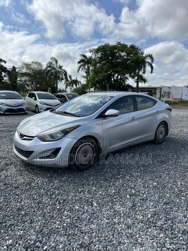Hyundai Elantra 2015 Silver