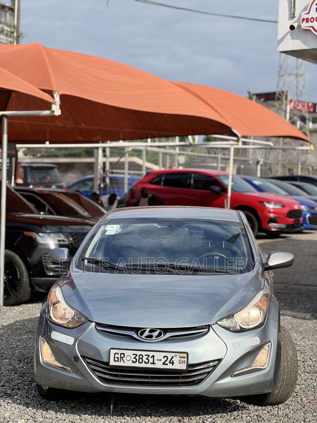 Hyundai Elantra Limited Sedan FWD (1.8L 4cyl 6A) 2016 Silver