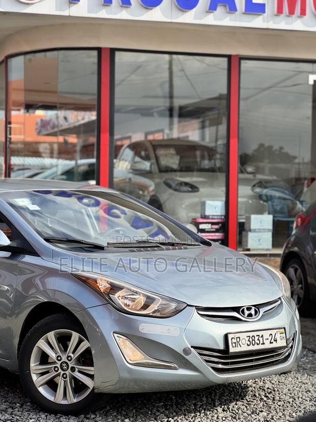 Hyundai Elantra Limited Sedan FWD (1.8L 4cyl 6A) 2016 Silver