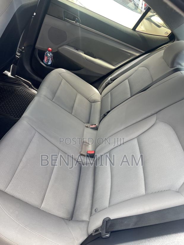 Hyundai Elantra SE 2018 Blue