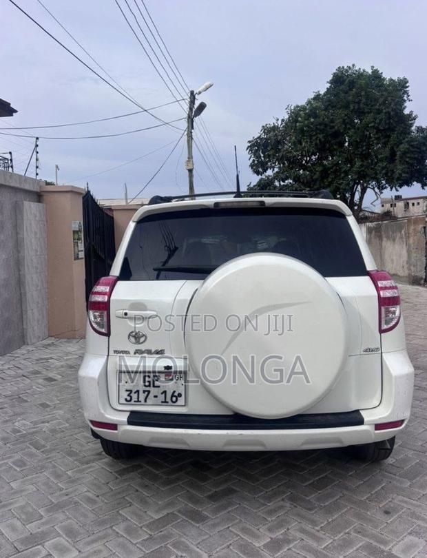 Toyota RAV4 4x4 2009 White