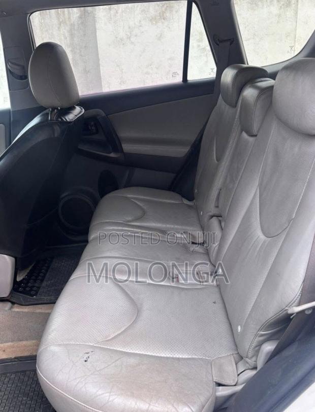 Toyota RAV4 4x4 2009 White