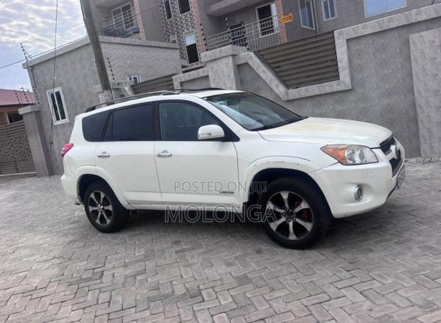 Toyota RAV4 4x4 2009 White