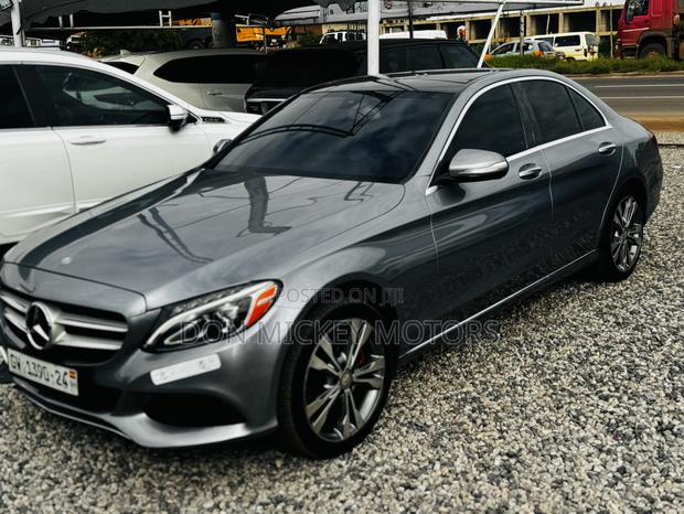 Mercedes-Benz C300 Luxury 4dr AWD 4Matic Sedan (2.0L 4cyl 7A) 2015