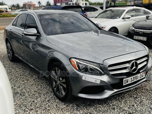 Mercedes-Benz C300 Luxury 4dr AWD 4Matic Sedan (2.0L 4cyl 7A) 2015
