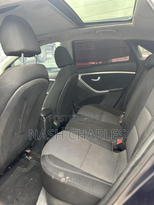 Hyundai Elantra SE 4dr Sedan (1.8L 4cyl 6M) 2014 Blue