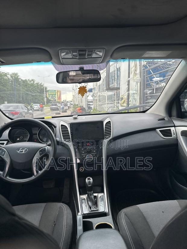 Hyundai Elantra SE 4dr Sedan (1.8L 4cyl 6M) 2014 Blue