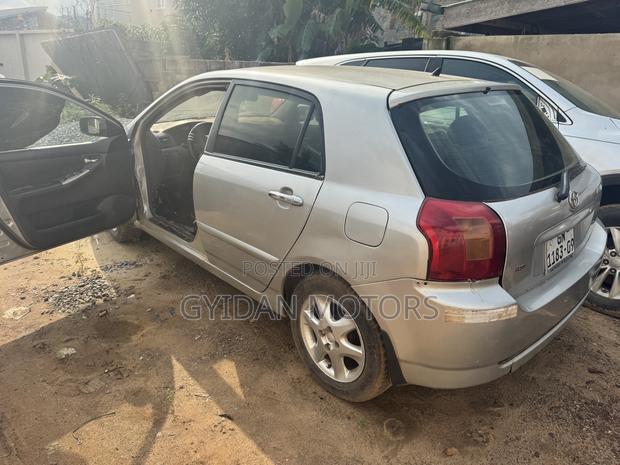 Toyota Corolla LE 2006 Gold