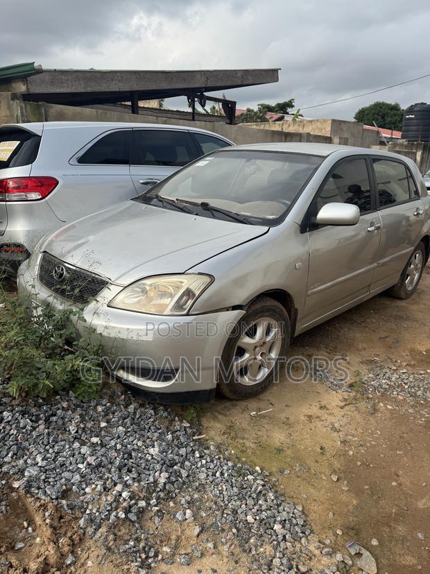 Toyota Corolla LE 2006 Gold