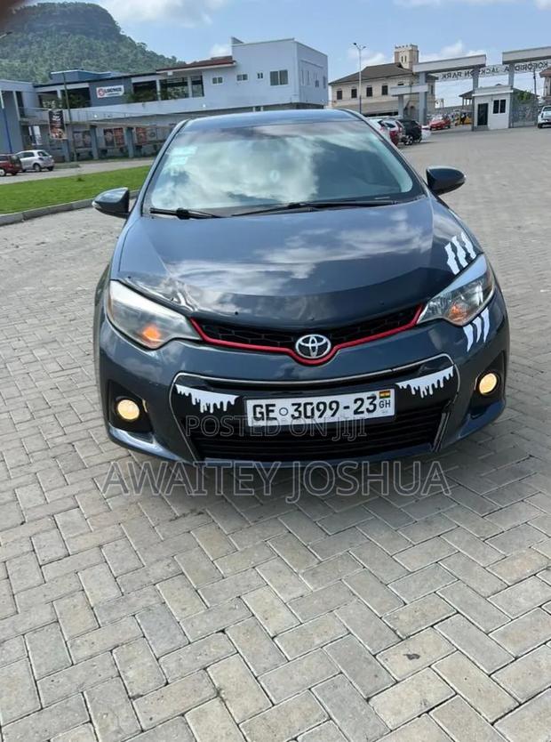 Toyota Corolla 2016 Green