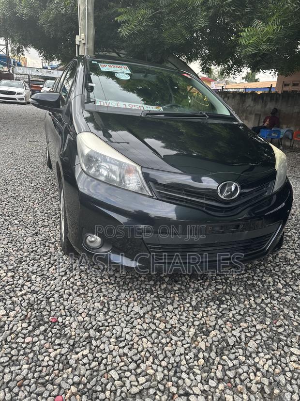 Toyota Vitz 1.3 AWD 3dr 2012 Black