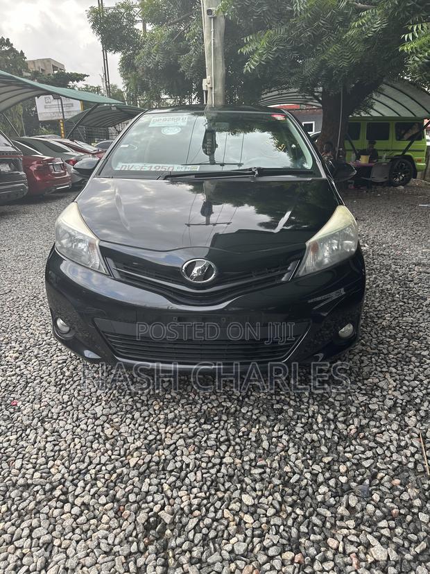 Toyota Vitz 1.3 AWD 3dr 2012 Black