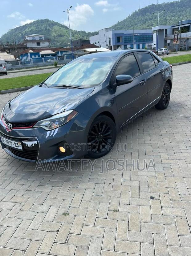 Toyota Corolla 2016 Green