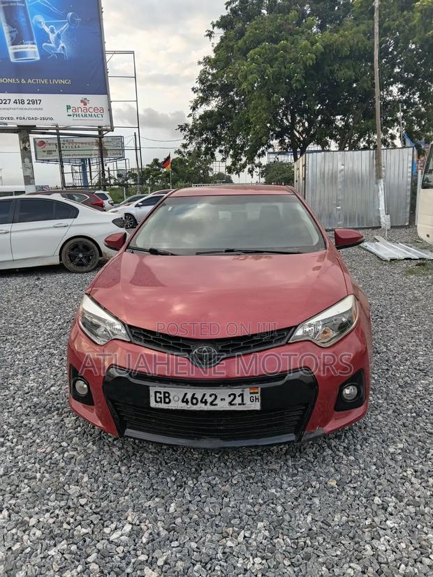 Toyota Corolla 2015 Red