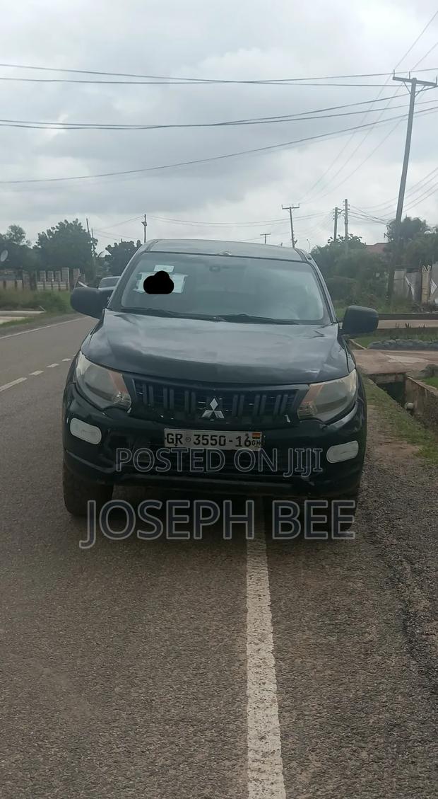 Mitsubishi L200 Club Cab 2.4 154hp 4WD 2016 Black