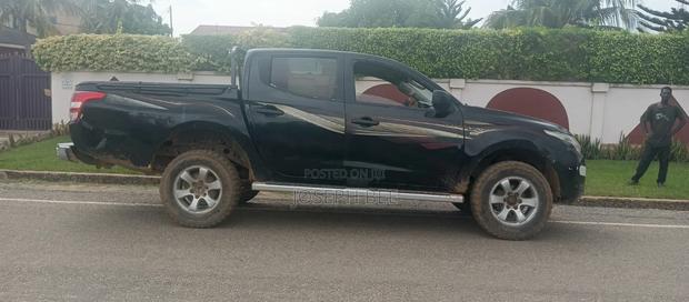Mitsubishi L200 Club Cab 2.4 154hp 4WD 2016 Black